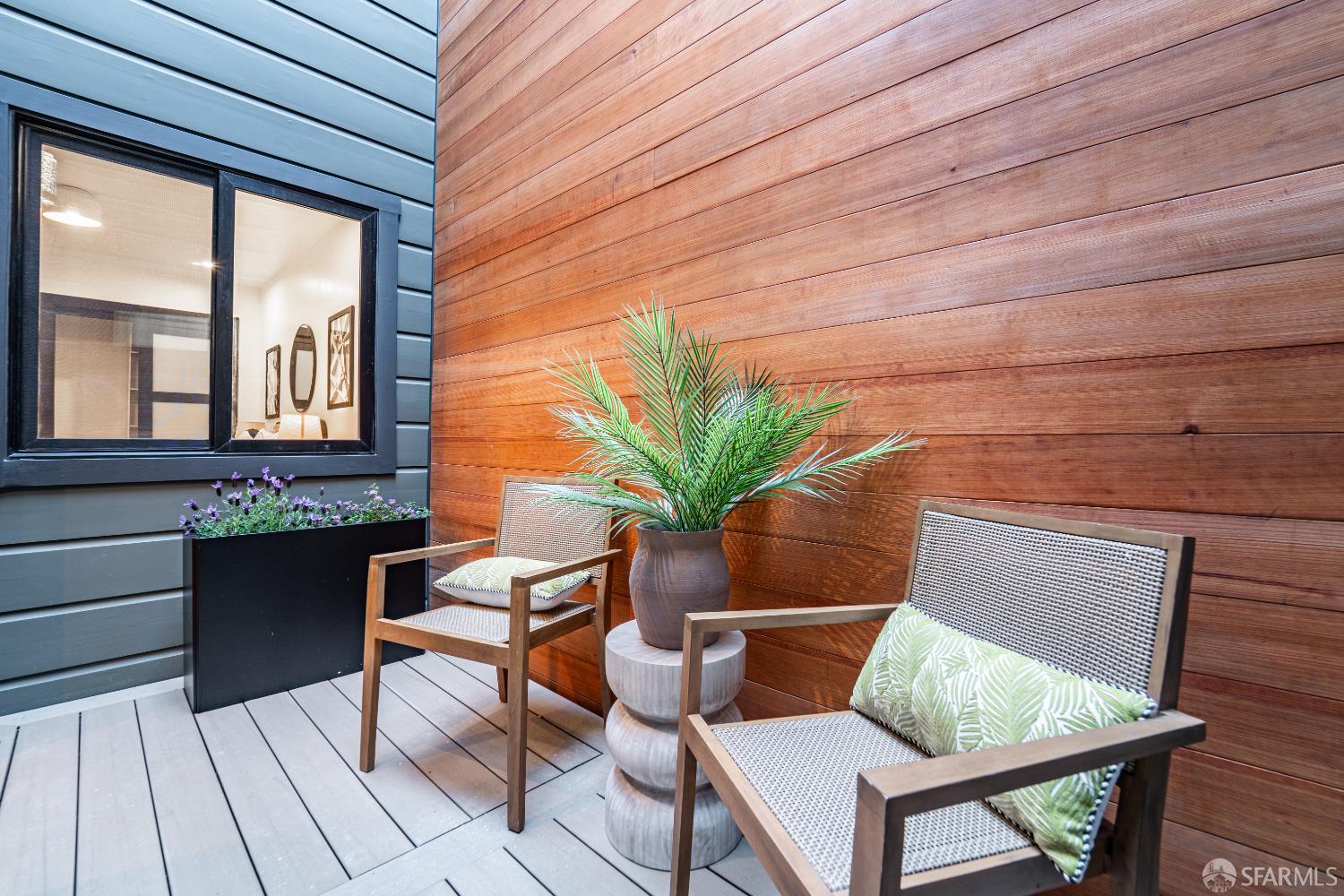 Detail Gallery Image 10 of 49 For 165 Valparaiso St, San Francisco,  CA 94133 - 4 Beds | 3 Baths