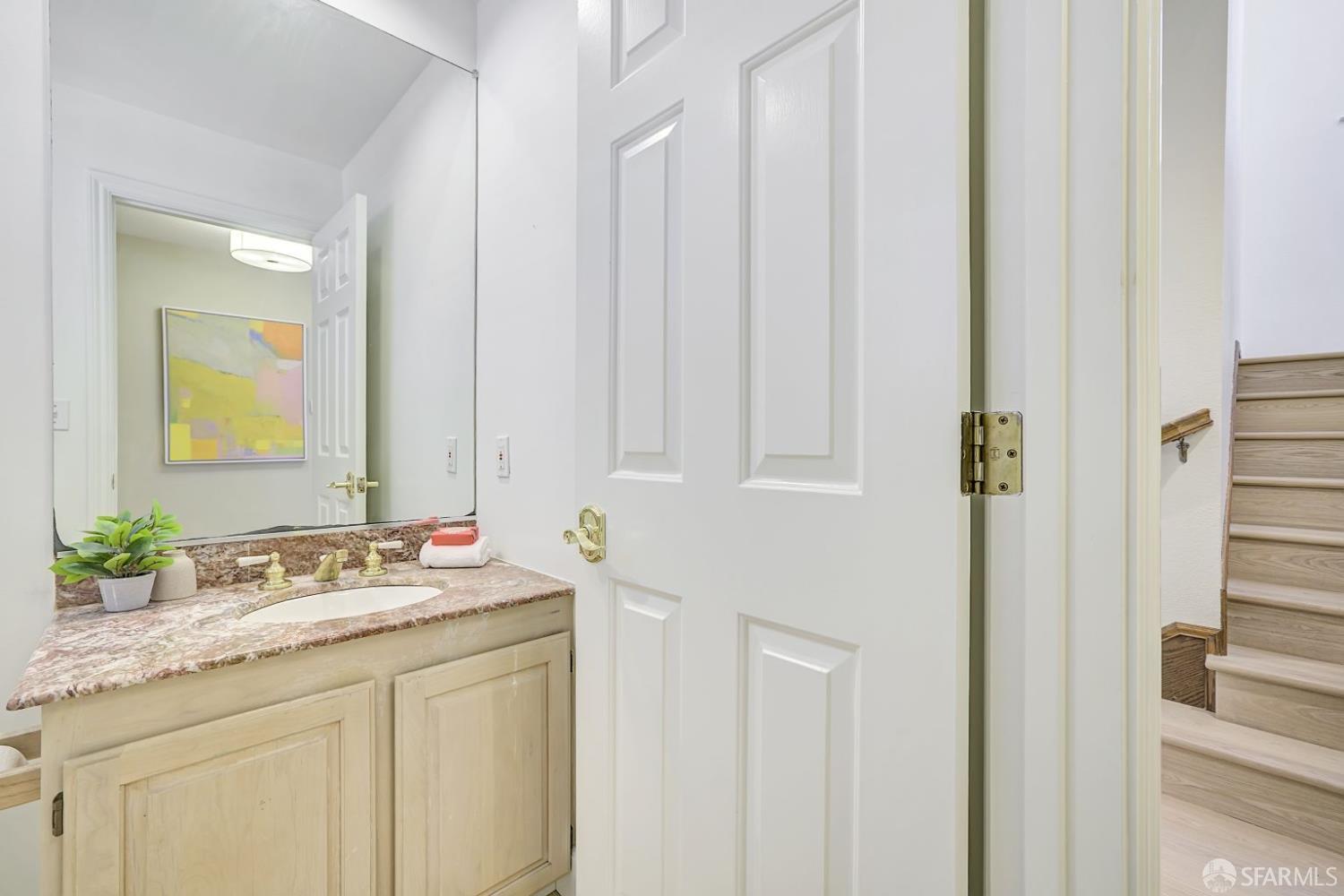 Detail Gallery Image 7 of 46 For 1595 Fifth Ave, Belmont,  CA 94002 - 3 Beds | 2/1 Baths