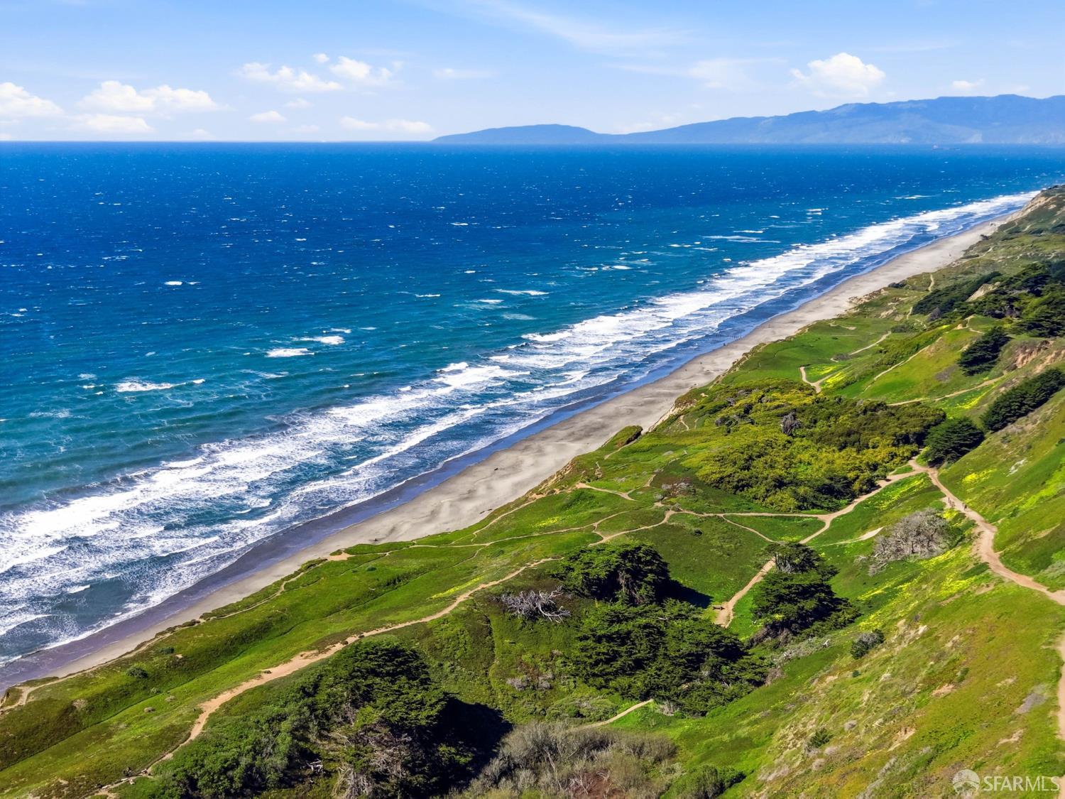 Detail Gallery Image 43 of 48 For 12 Elmwood Dr, Daly City,  CA 94015 - 4 Beds | 4 Baths