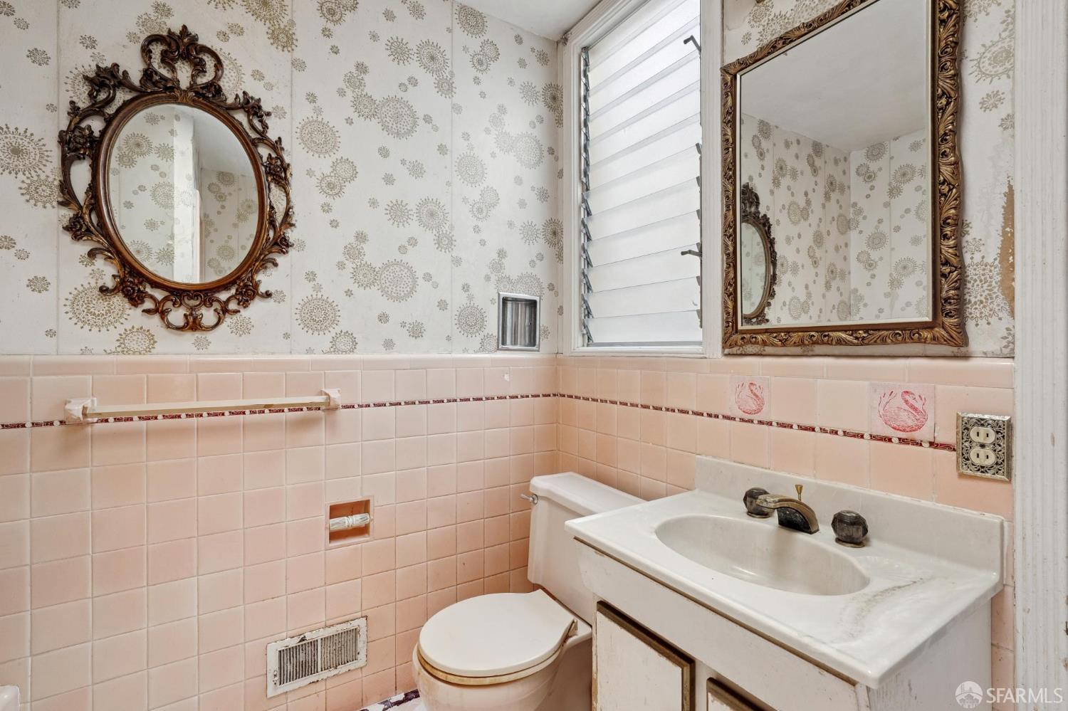 Detail Gallery Image 20 of 38 For 2801 35th Ave, San Francisco,  CA 94116 - 2 Beds | 1 Baths