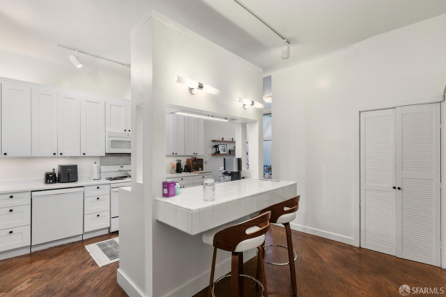 Detail Gallery Image 21 of 30 For 3070 Jackson St, San Francisco,  CA 94115 - – Beds | – Baths