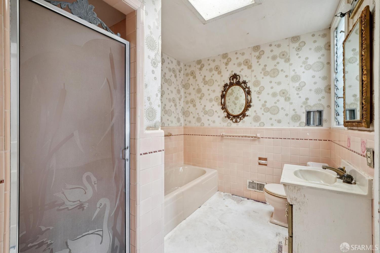 Detail Gallery Image 19 of 38 For 2801 35th Ave, San Francisco,  CA 94116 - 2 Beds | 1 Baths