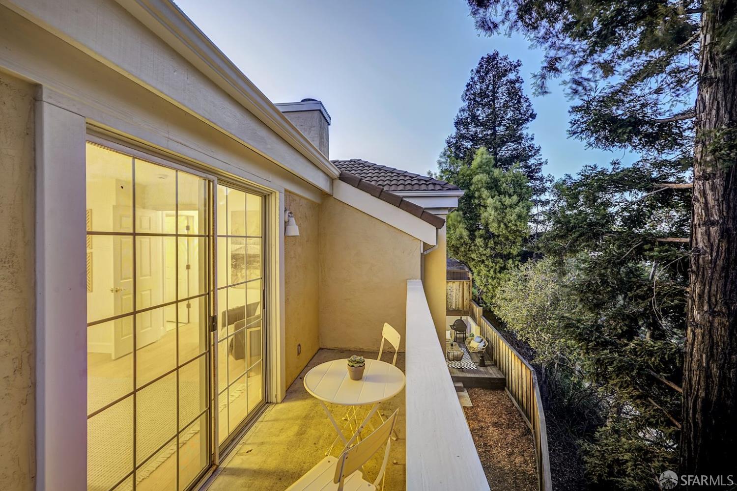 Detail Gallery Image 40 of 46 For 1595 Fifth Ave, Belmont,  CA 94002 - 3 Beds | 2/1 Baths