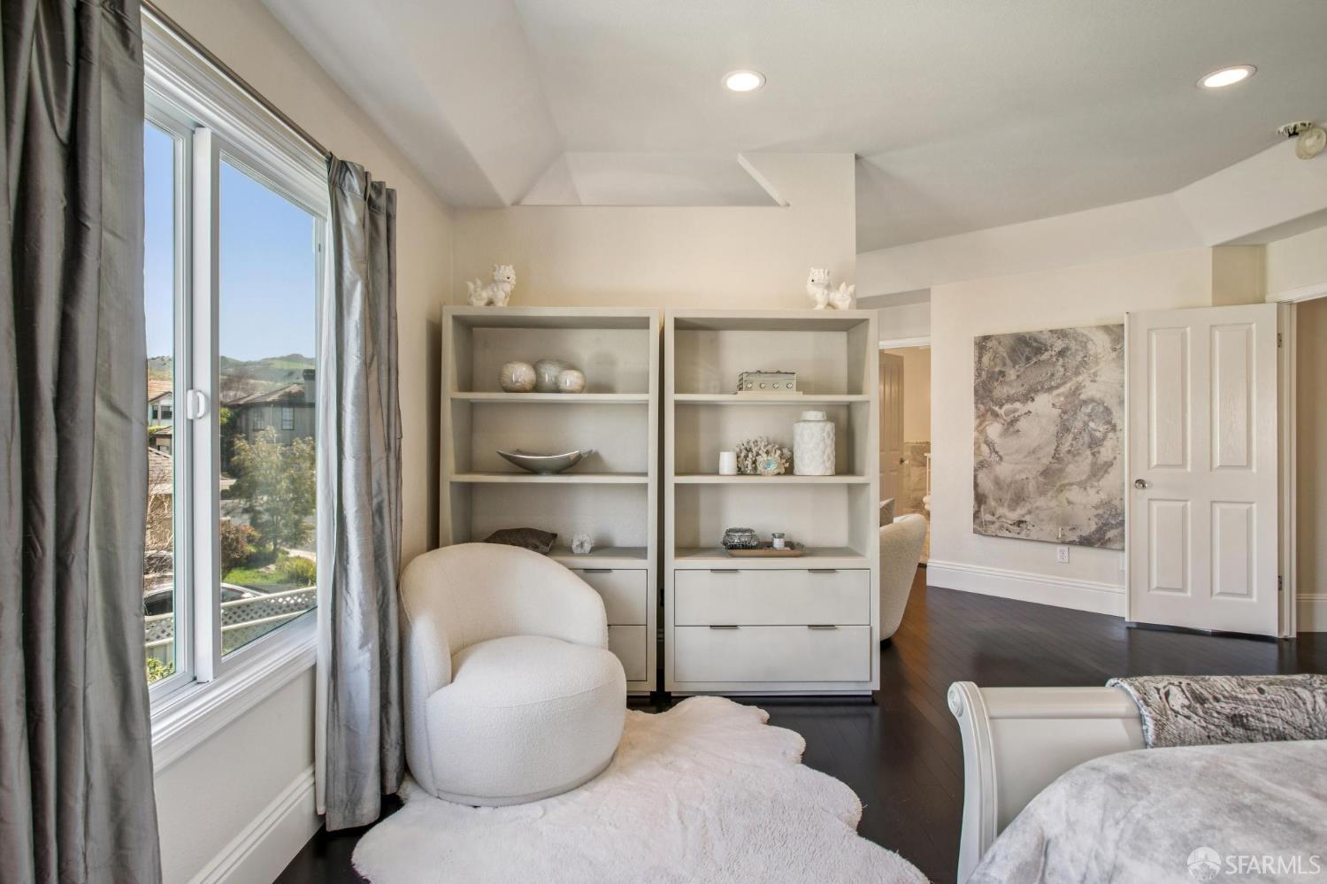 Detail Gallery Image 36 of 67 For 116 Eagle Trace Dr, Half Moon Bay,  CA 94019 - 5 Beds | 3/1 Baths