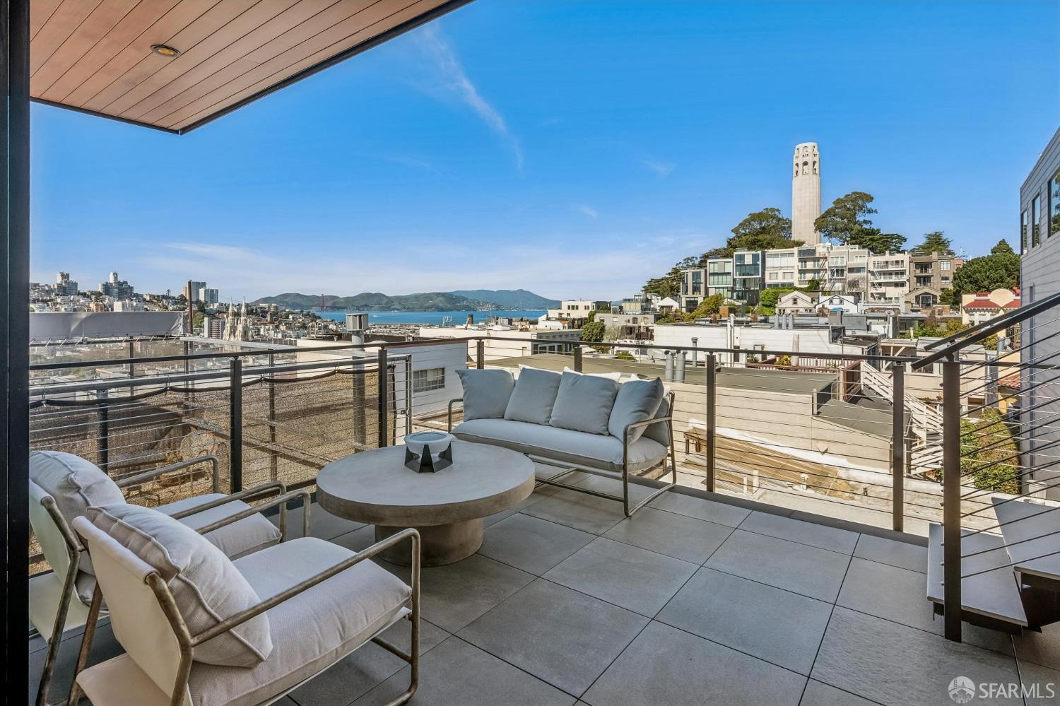 Detail Gallery Image 24 of 77 For 312 Green St, San Francisco,  CA 94122 - 5 Beds | 4/1 Baths