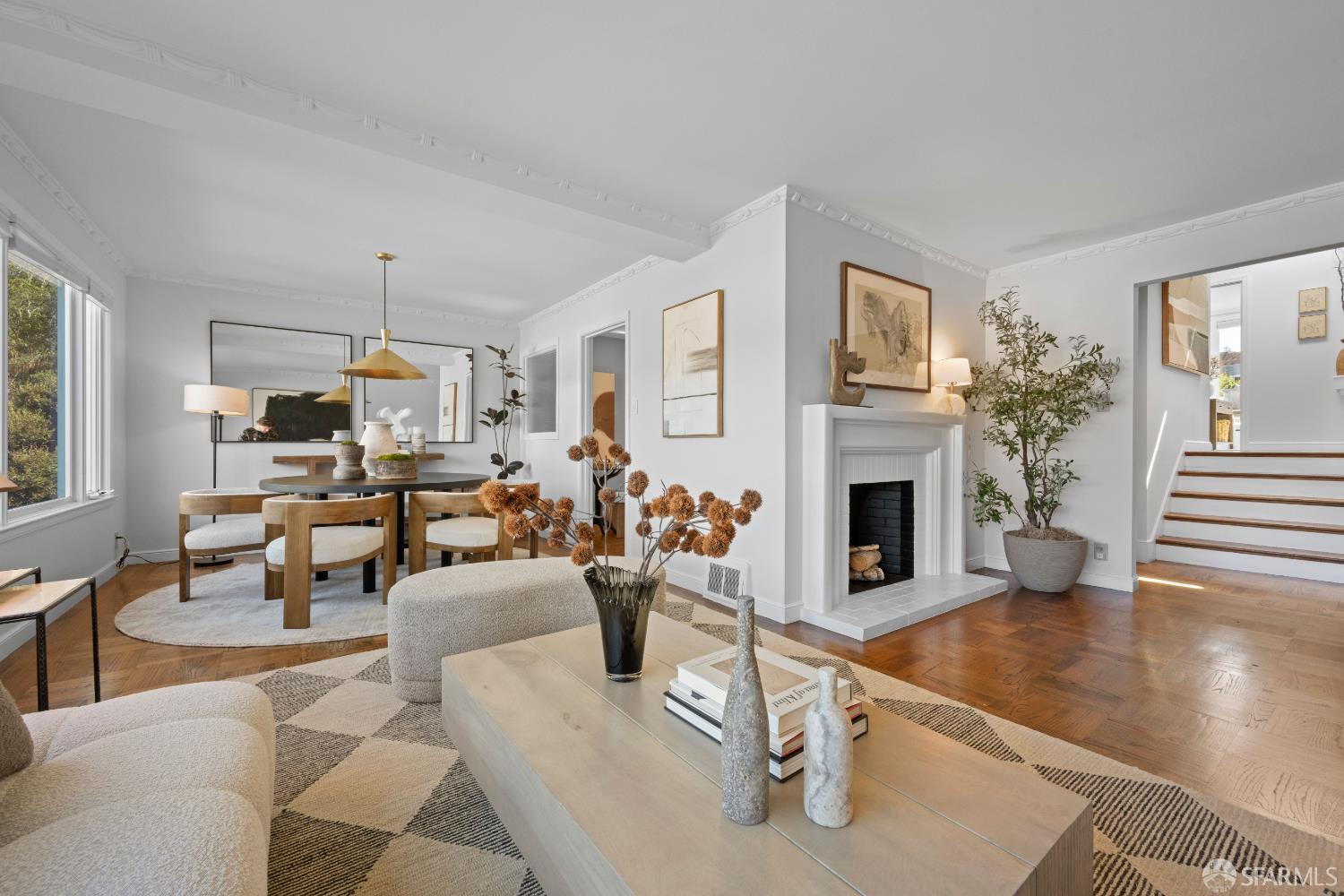 Detail Gallery Image 5 of 22 For 223 Evelyn Way, San Francisco,  CA 94127 - 3 Beds | 2 Baths