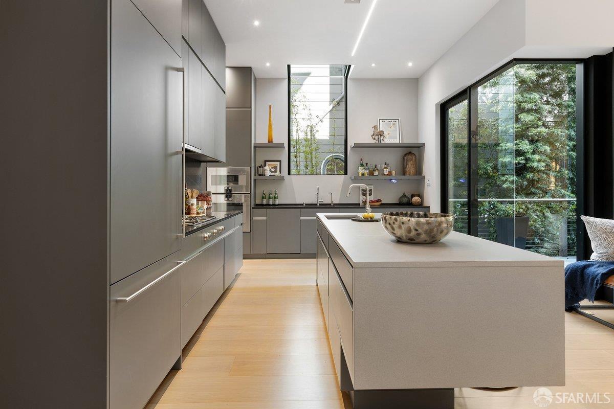 Detail Gallery Image 15 of 61 For 1913 Sacramento St, San Francisco,  CA 94109 - 3 Beds | 2/1 Baths