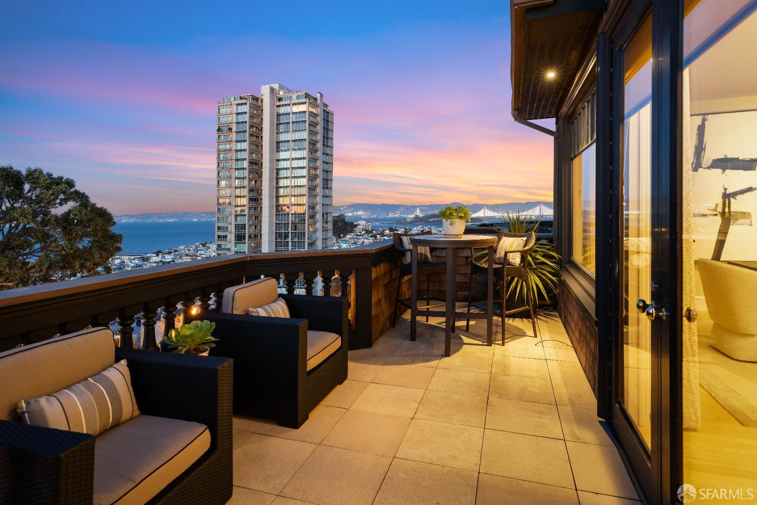 Detail Gallery Image 12 of 40 For 1041 Vallejo St, San Francisco,  CA 94133 - 3 Beds | 2/1 Baths