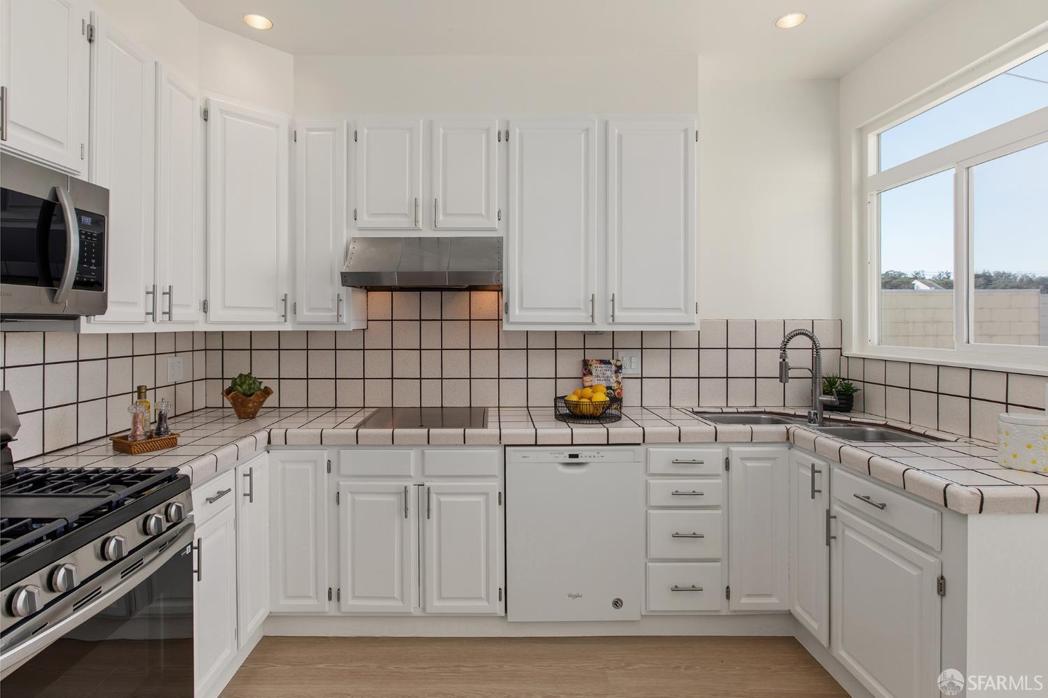 Detail Gallery Image 8 of 30 For 779 24th Ave, San Francisco,  CA 94121 - – Beds | – Baths