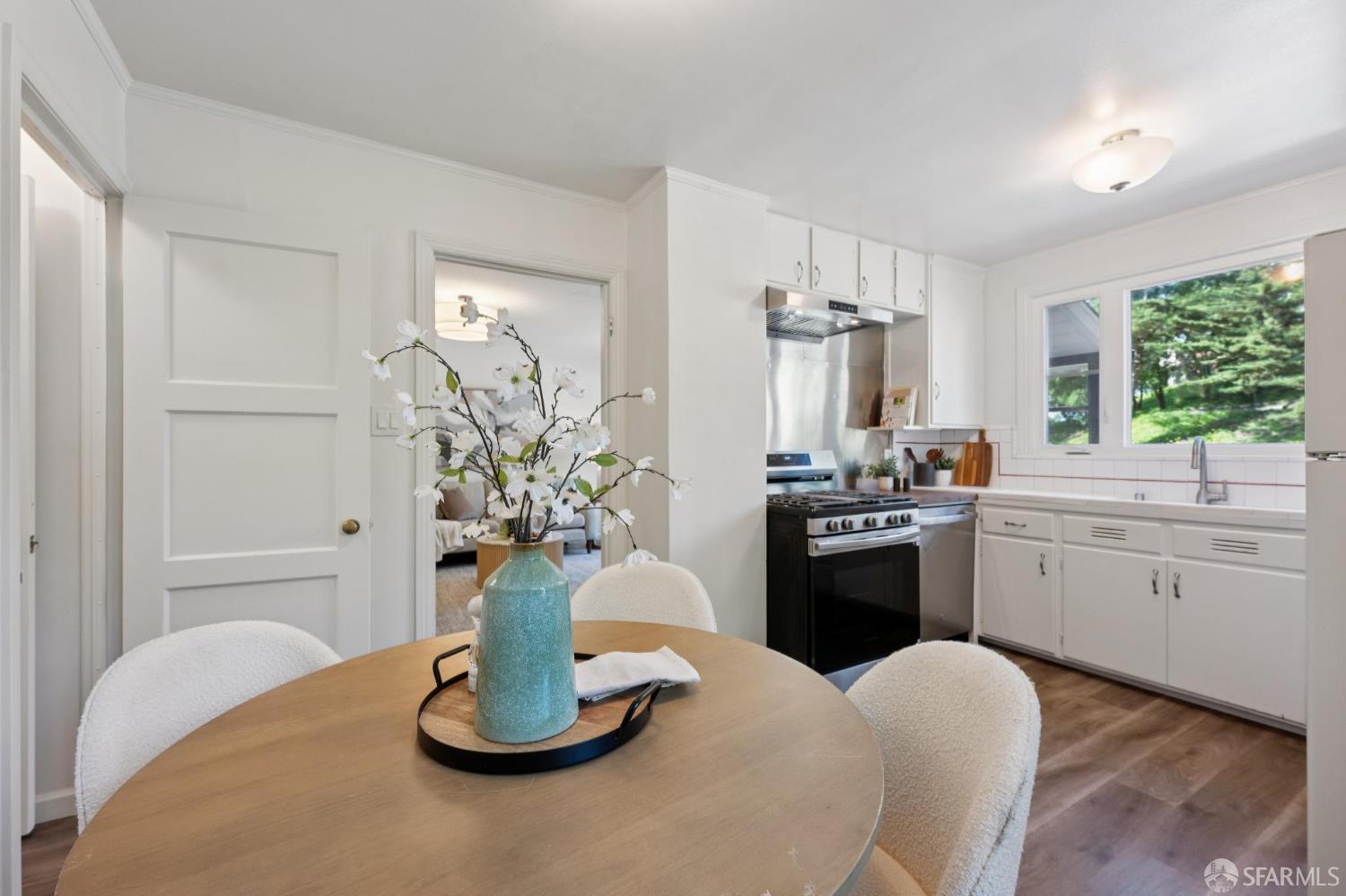 Detail Gallery Image 9 of 54 For 242 Thiers St, Daly City,  CA 94014 - 3 Beds | 1 Baths