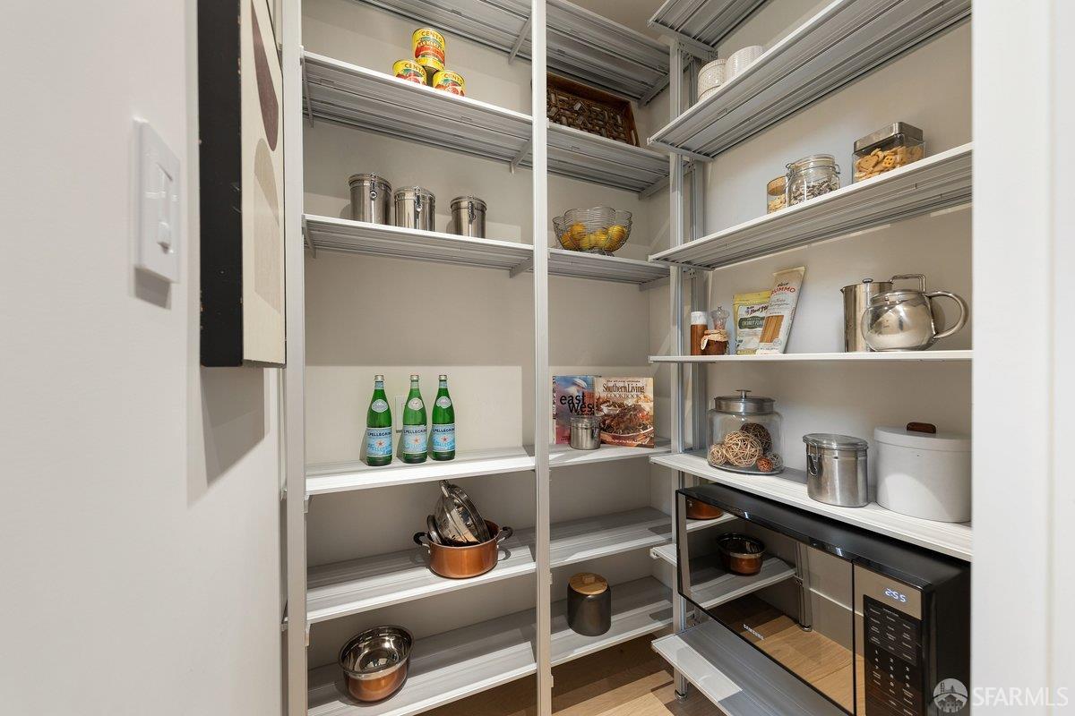 Detail Gallery Image 17 of 61 For 1913 Sacramento St, San Francisco,  CA 94109 - 3 Beds | 2/1 Baths