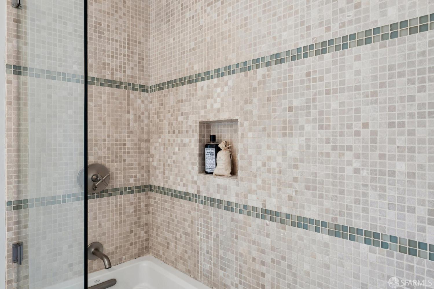 Detail Gallery Image 27 of 46 For 420 Bay St #C,  San Francisco,  CA 94133 - 3 Beds | 2/1 Baths