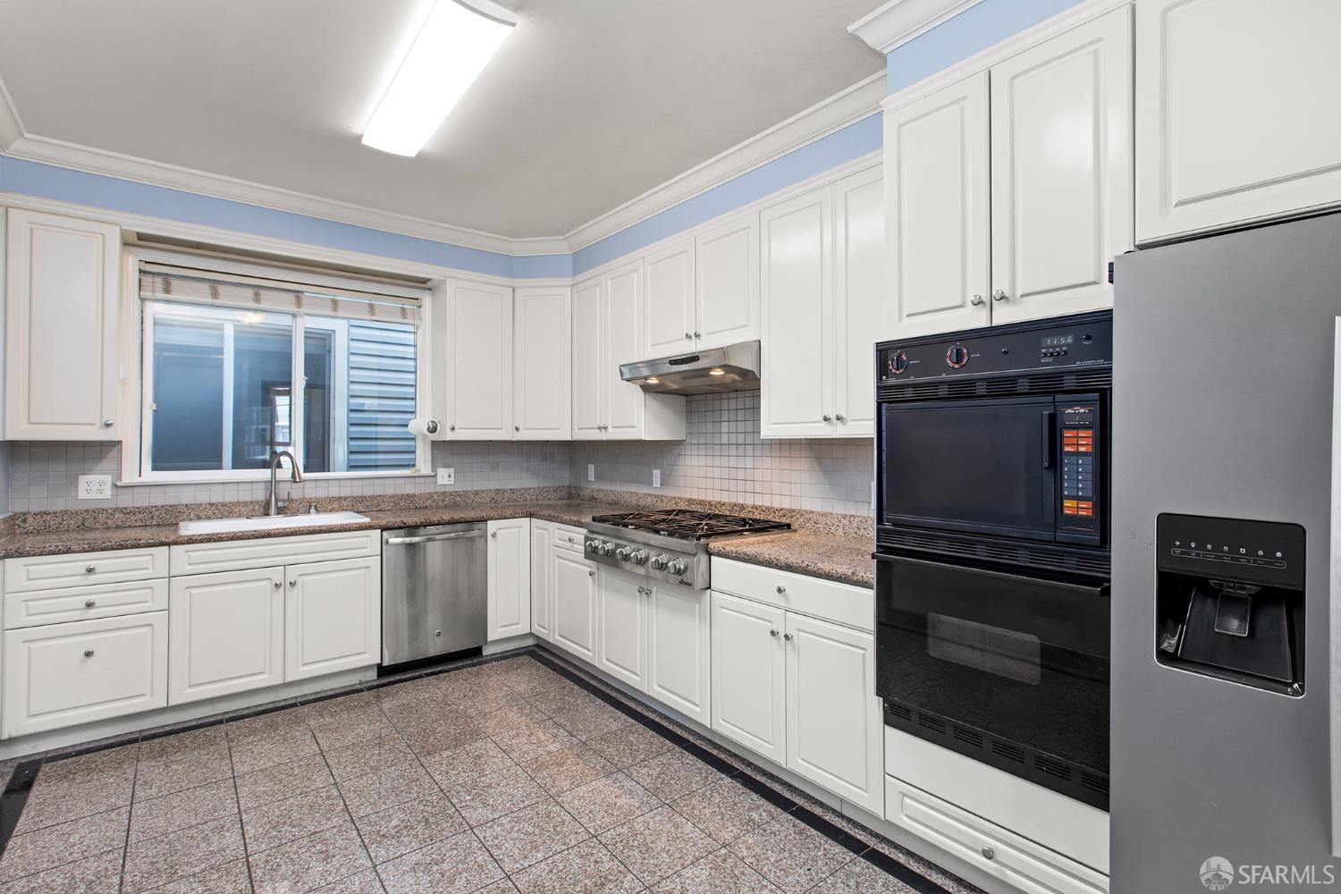 Detail Gallery Image 8 of 25 For 527 34th Ave, San Francisco,  CA 94121 - – Beds | – Baths