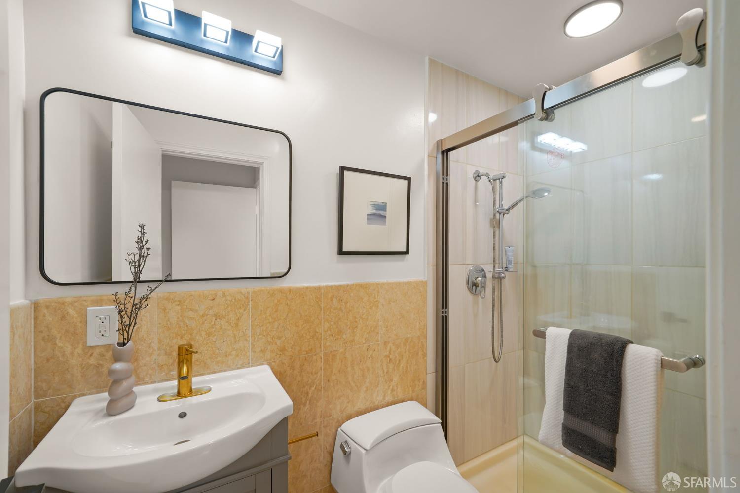 Detail Gallery Image 28 of 48 For 12 Elmwood Dr, Daly City,  CA 94015 - 4 Beds | 4 Baths