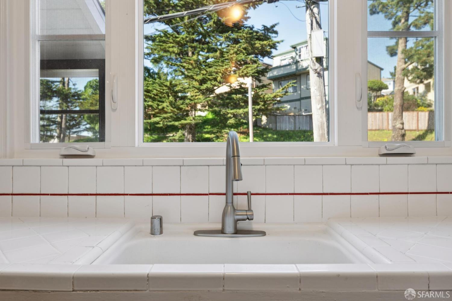 Detail Gallery Image 12 of 54 For 242 Thiers St, Daly City,  CA 94014 - 3 Beds | 1 Baths