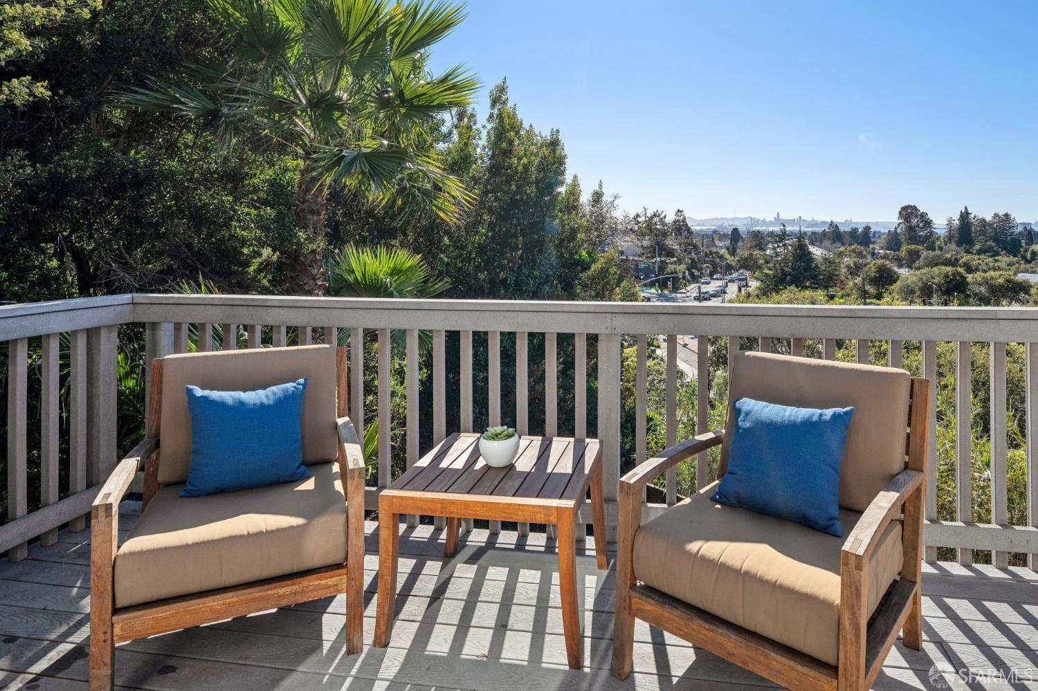 Detail Gallery Image 26 of 51 For 6189 Margarido Dr, Oakland,  CA 94618 - 3 Beds | 2/1 Baths