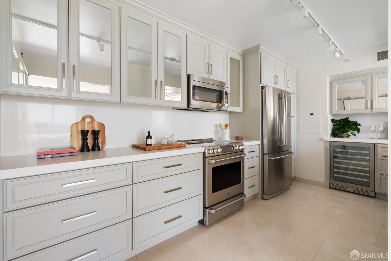 Detail Gallery Image 9 of 34 For 1483 Sutter St #1505,  San Francisco,  CA 94109 - 3 Beds | 2/1 Baths