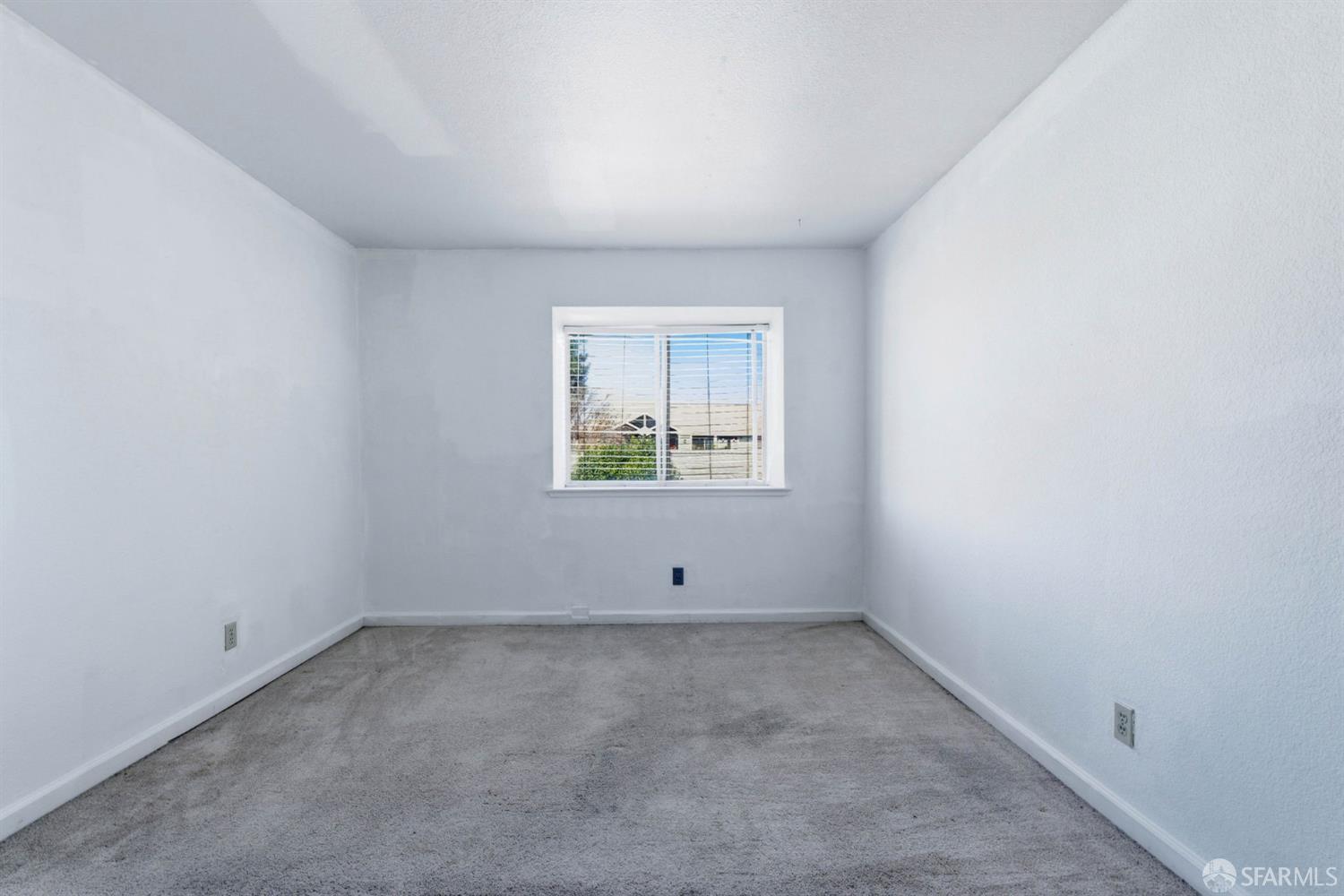 Detail Gallery Image 10 of 25 For 21564 Meekland Ave #2,  Hayward,  CA 94541 - 2 Beds | 1/1 Baths