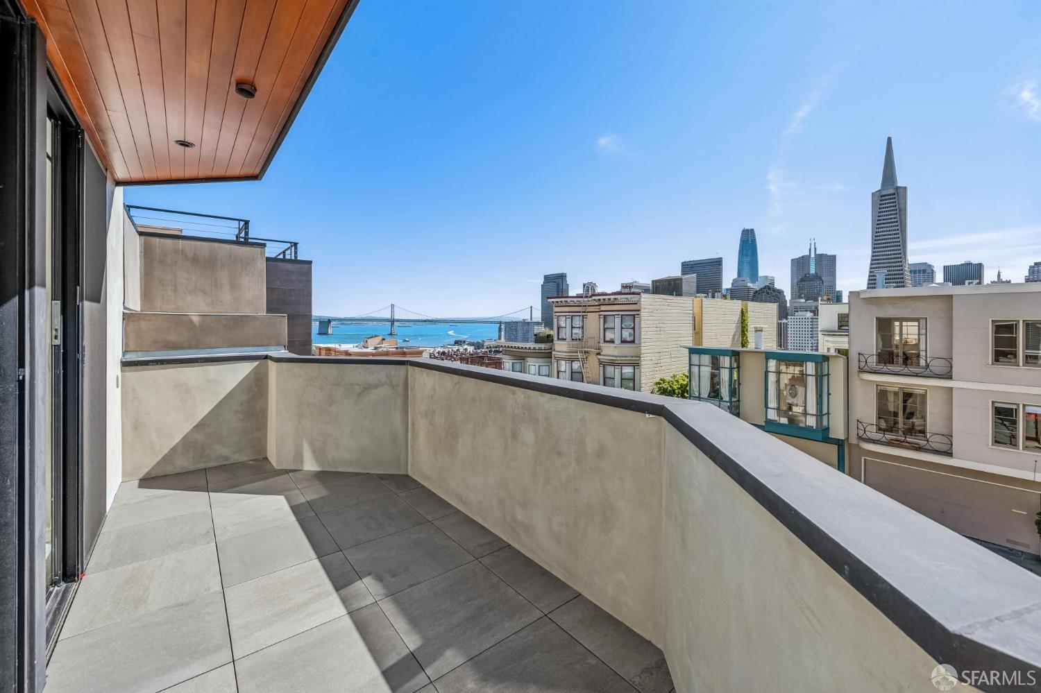 Detail Gallery Image 44 of 77 For 312 Green St, San Francisco,  CA 94122 - 5 Beds | 4/1 Baths