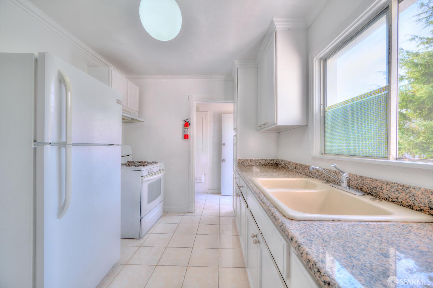 Detail Gallery Image 10 of 40 For 6029 Macarthur Blvd, Oakland,  CA 94605 - 7 Beds | 3 Baths