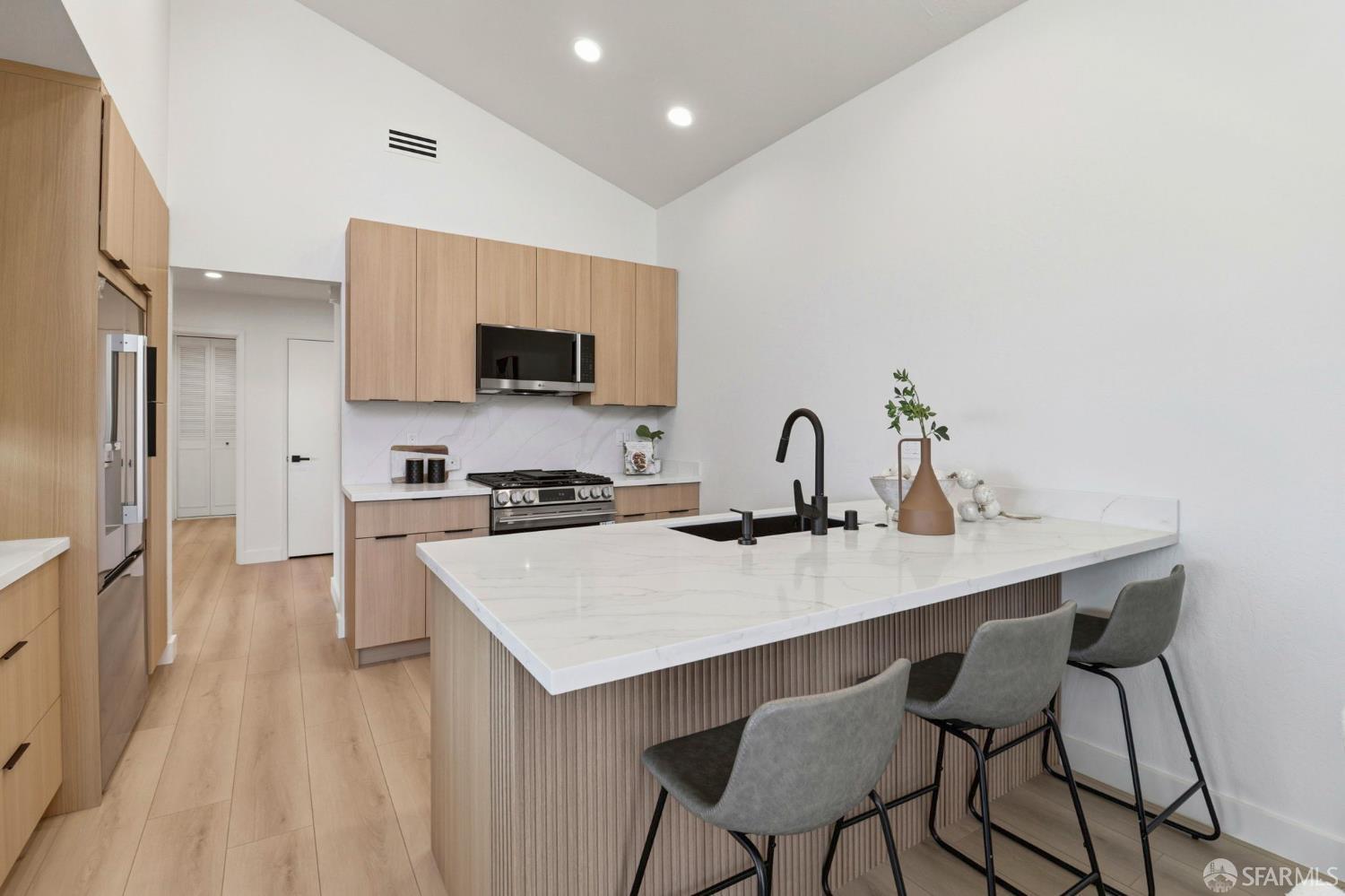 Detail Gallery Image 11 of 53 For 265 Vallejo Ct, Millbrae,  CA 94030 - 3 Beds | 2 Baths