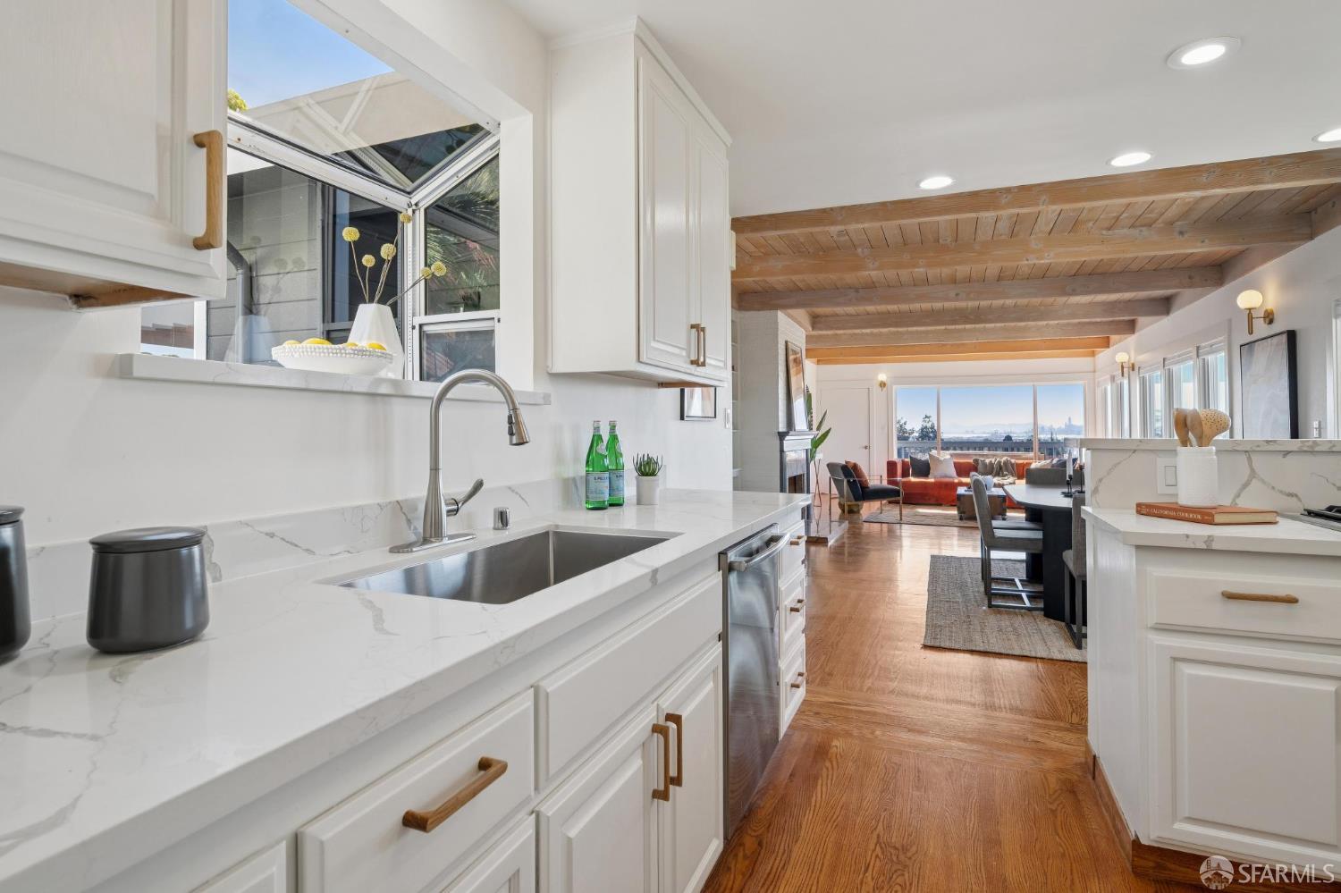 Detail Gallery Image 13 of 51 For 6189 Margarido Dr, Oakland,  CA 94618 - 3 Beds | 2/1 Baths