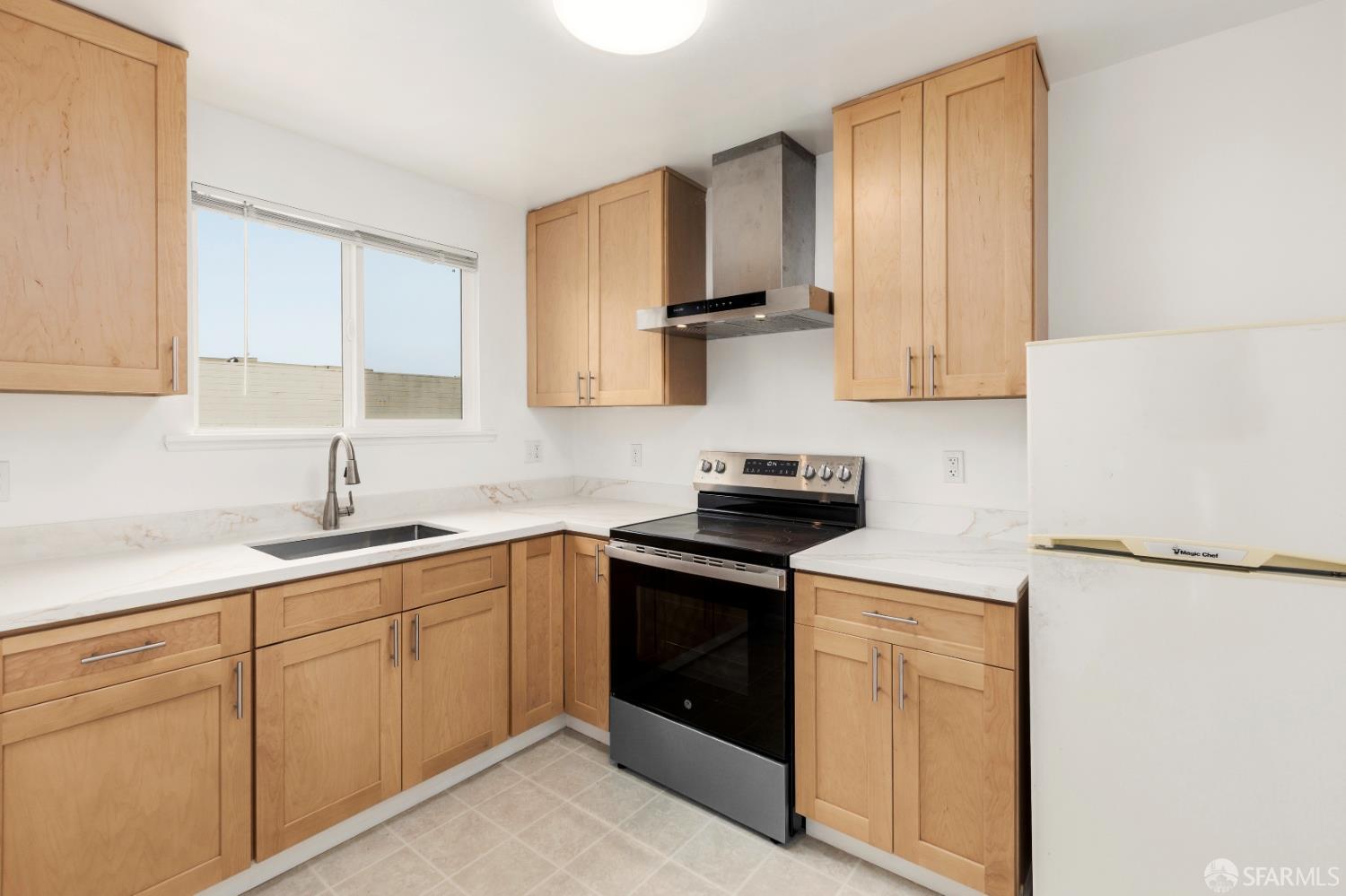 Detail Gallery Image 11 of 14 For 1355 47th Ave, San Francisco,  CA 94122 - – Beds | – Baths