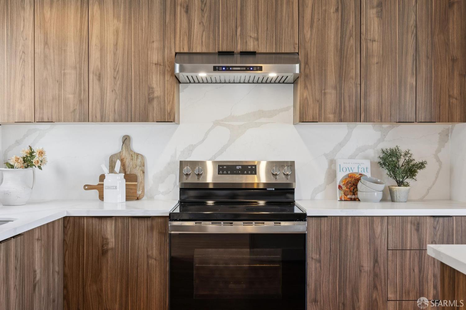 Detail Gallery Image 33 of 82 For 262 Naples St, San Francisco,  CA 94112 - 4 Beds | 3 Baths