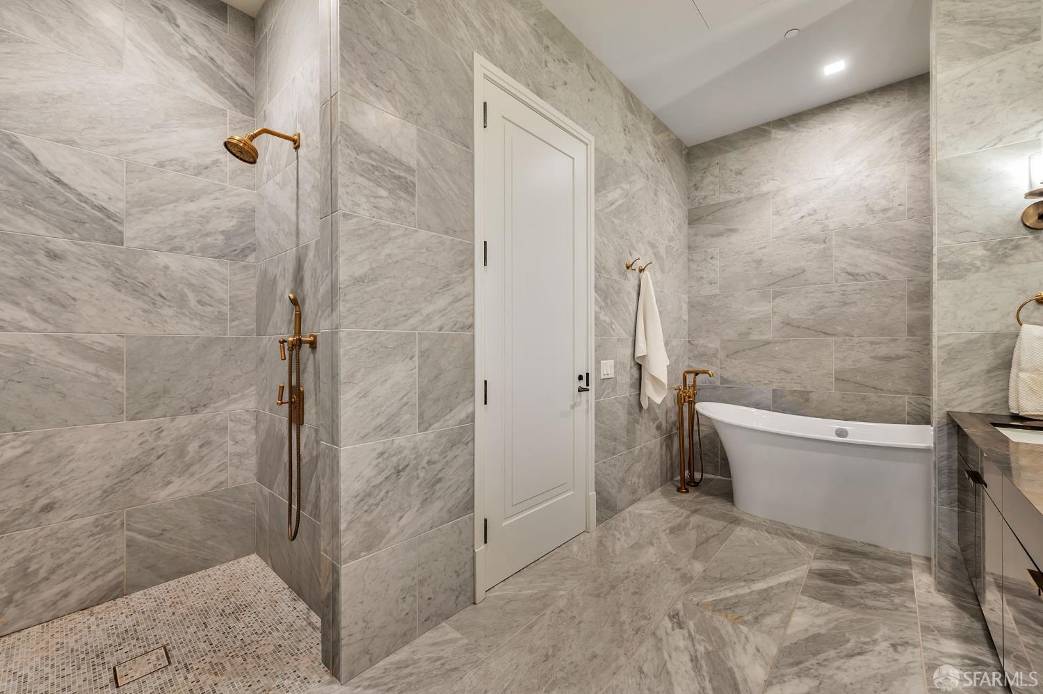 Photo #25: 426109816 Listing: Photo #25