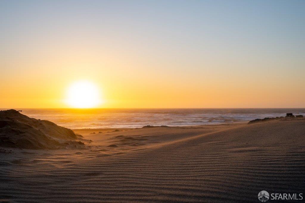 Detail Gallery Image 4 of 37 For 1738 Great Highway, San Francisco,  CA 94122 - 3 Beds | 1 Baths