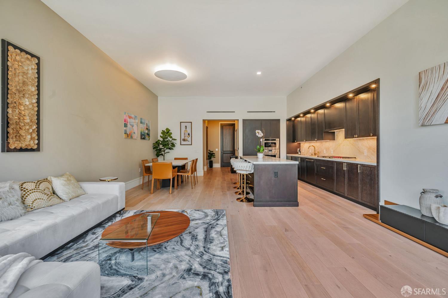 Photo #4: 426109816 Listing: Photo #4