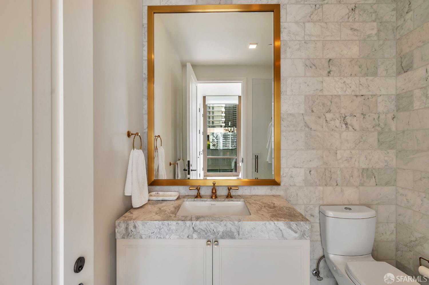 Photo #27: 426109816 Listing: Photo #27