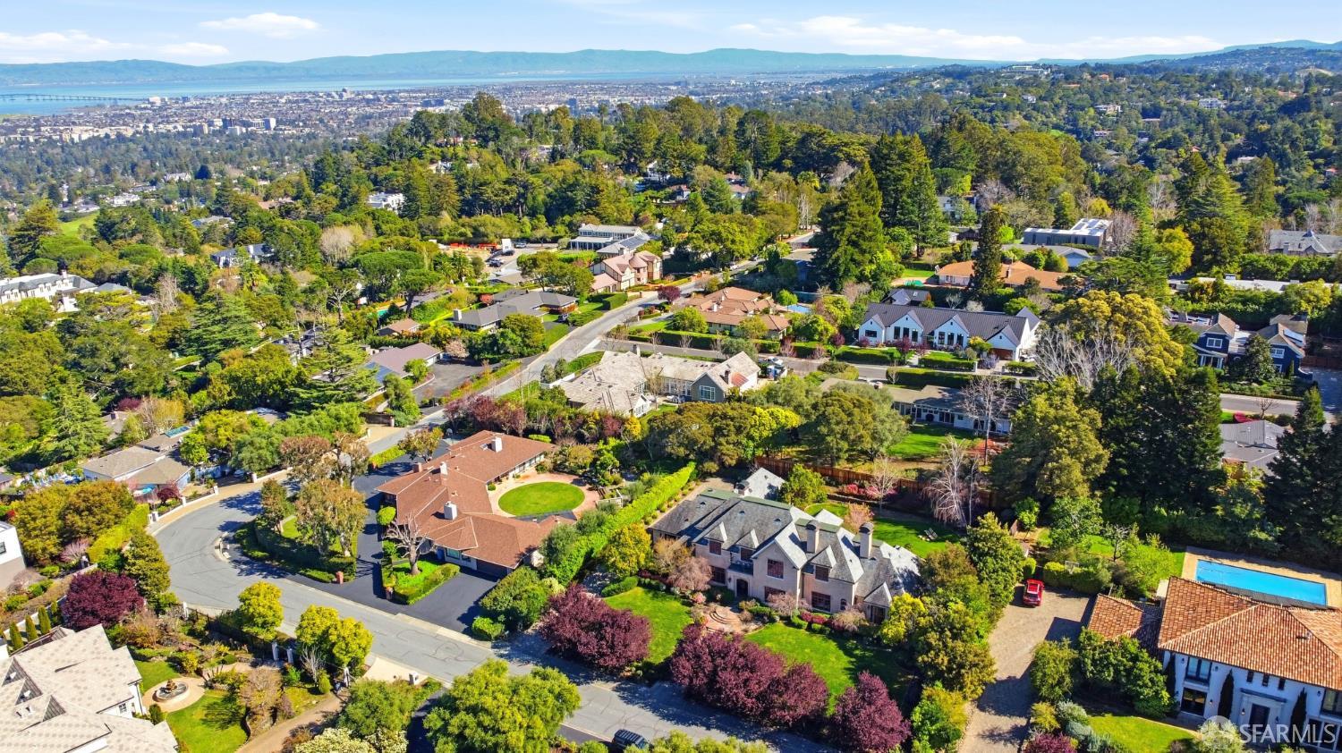 Detail Gallery Image 53 of 57 For 575 Pullman Rd, Hillsborough,  CA 94010 - 5 Beds | 4/1 Baths