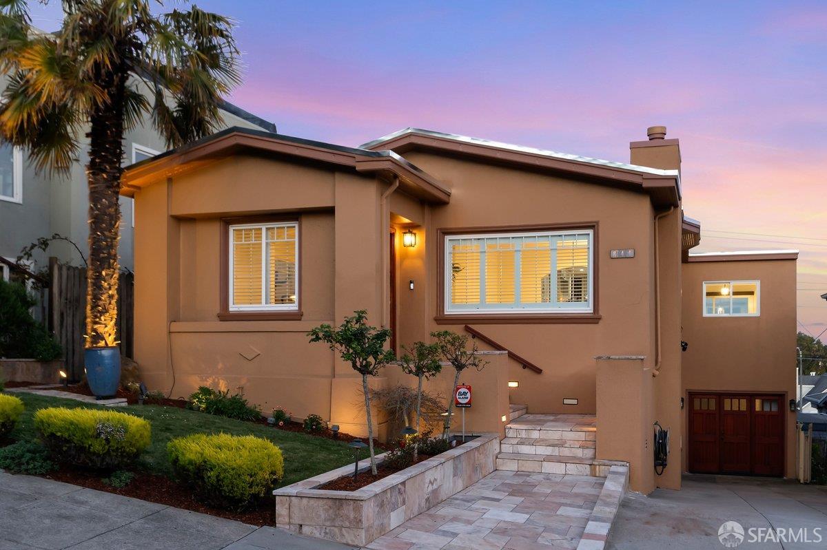 Detail Gallery Image 2 of 67 For 840 Faxon Ave, San Francisco,  CA 94112 - 4 Beds | 3/1 Baths