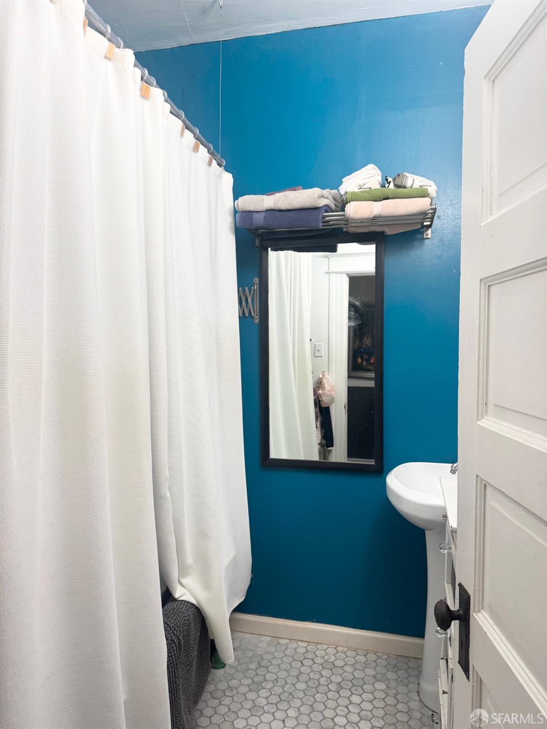 Detail Gallery Image 8 of 34 For 2710 Sutter St, San Francisco,  CA 94115 - 2 Beds | 1 Baths