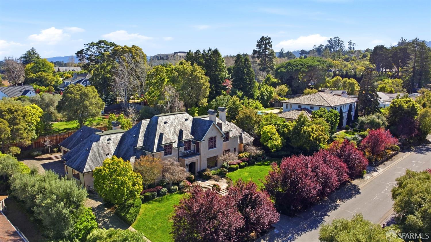 Detail Gallery Image 52 of 57 For 575 Pullman Rd, Hillsborough,  CA 94010 - 5 Beds | 4/1 Baths