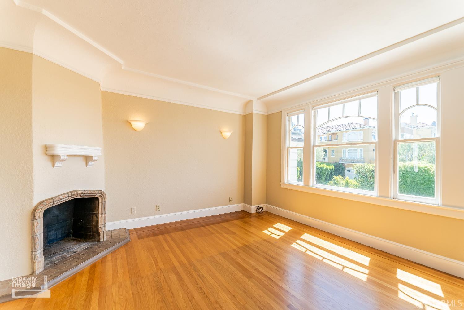 Detail Gallery Image 2 of 10 For 3032 Pierce St, San Francisco,  CA 94123 - 1 Beds | 1 Baths