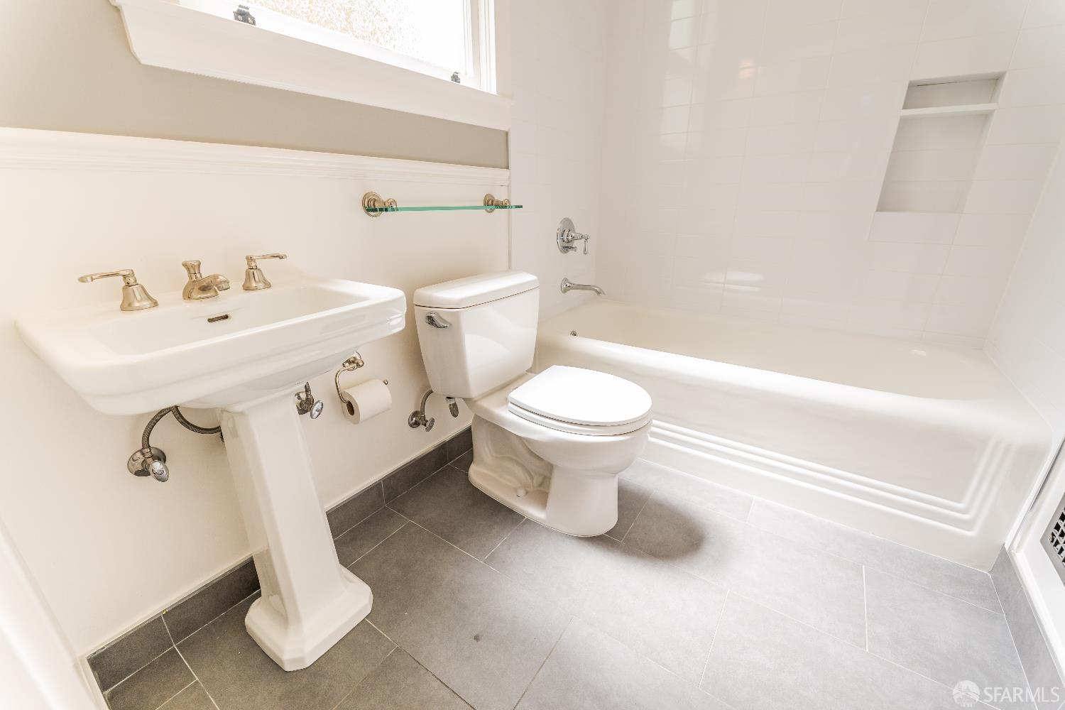 Detail Gallery Image 10 of 10 For 3032 Pierce St, San Francisco,  CA 94123 - 1 Beds | 1 Baths