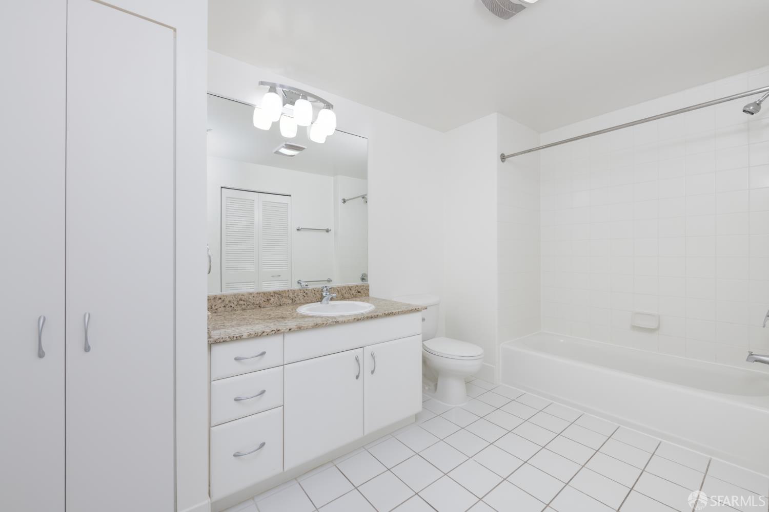 Photo #8: 426109992 Listing: Photo #8