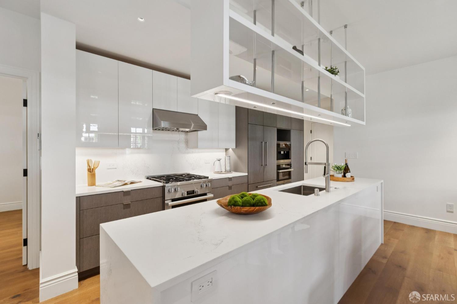 Detail Gallery Image 9 of 42 For 1830 Jackson St #I,  San Francisco,  CA 94109 - 2 Beds | 2 Baths