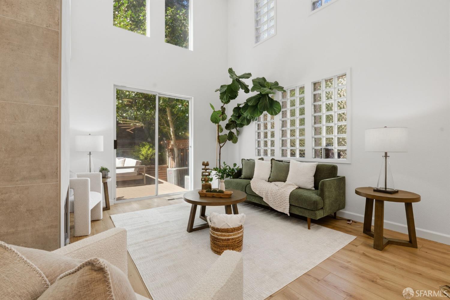 Detail Gallery Image 3 of 62 For 2624 Carlmont Dr, Belmont,  CA 94002 - 3 Beds | 2/1 Baths