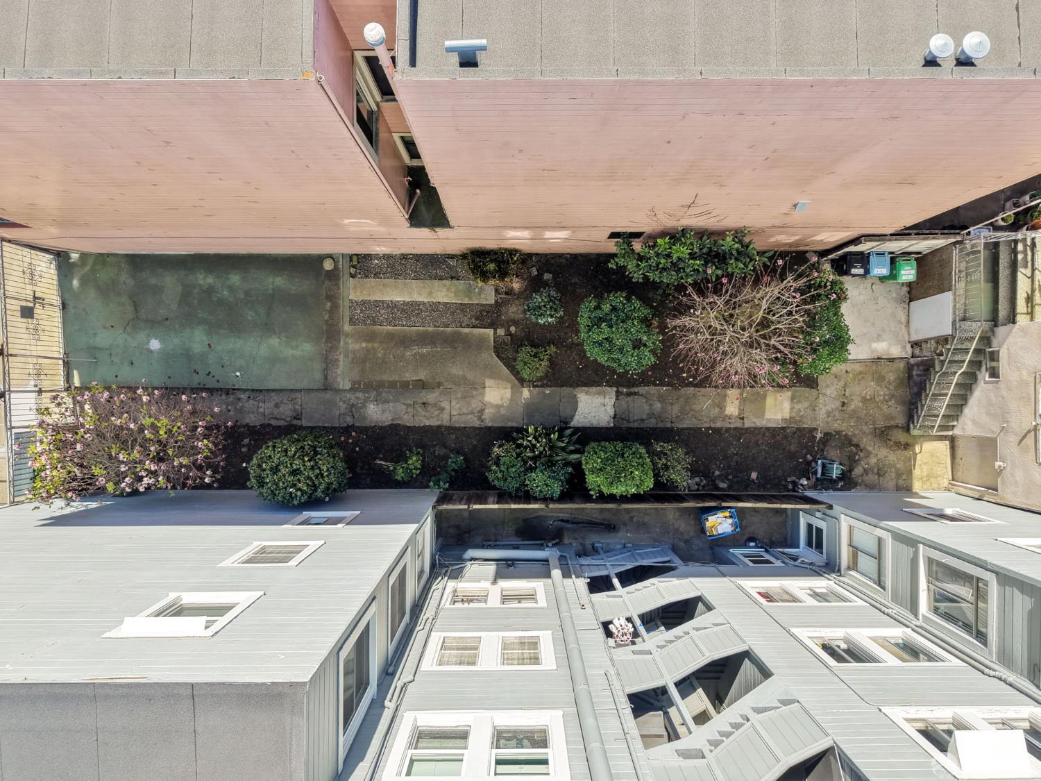 Detail Gallery Image 3 of 6 For 1437 Mason St, San Francisco,  CA 94133 - – Beds | – Baths