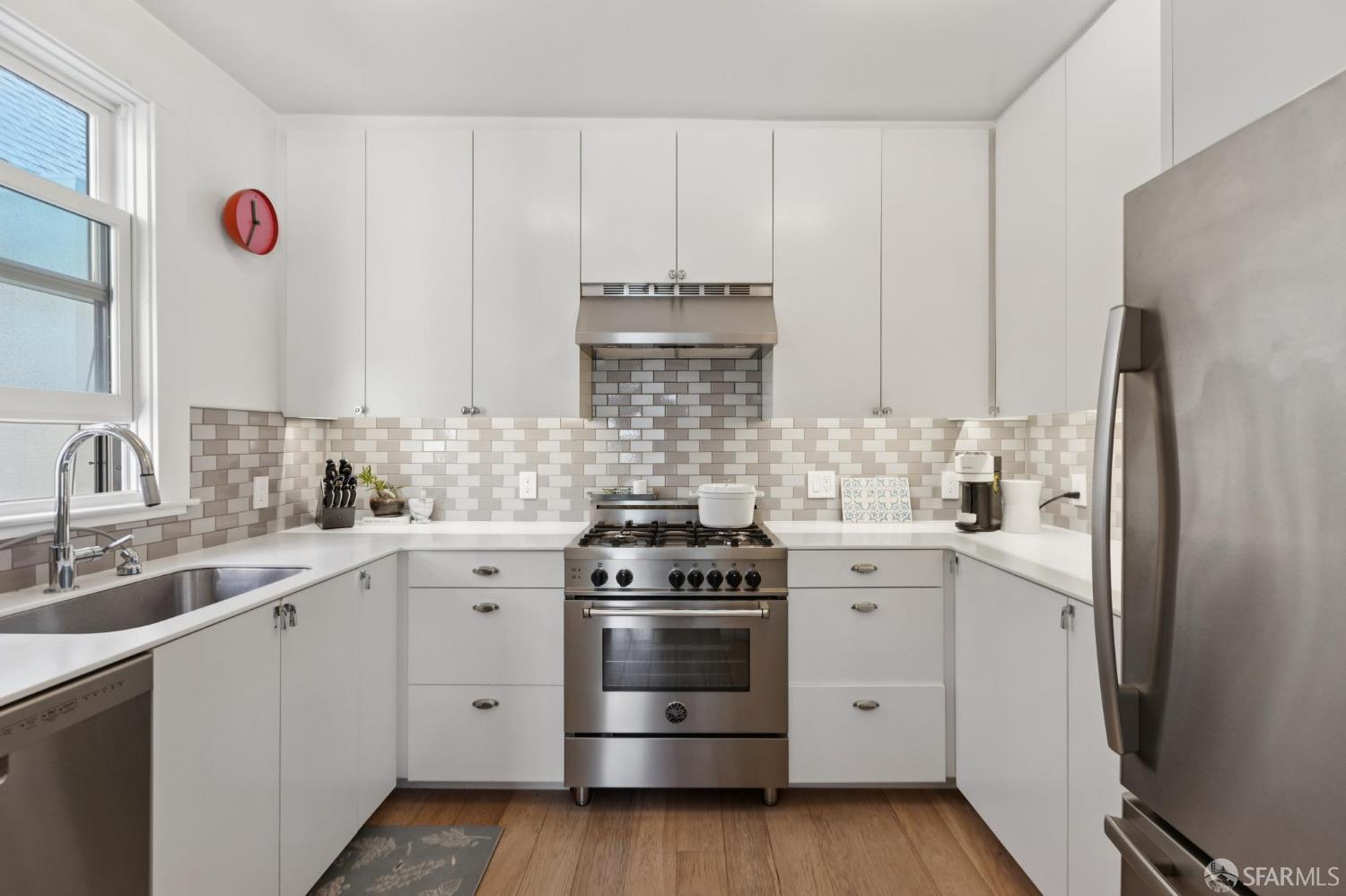 Detail Gallery Image 24 of 57 For 2217 Pacific Ave #4,  San Francisco,  CA 94115 - 2 Beds | 1 Baths