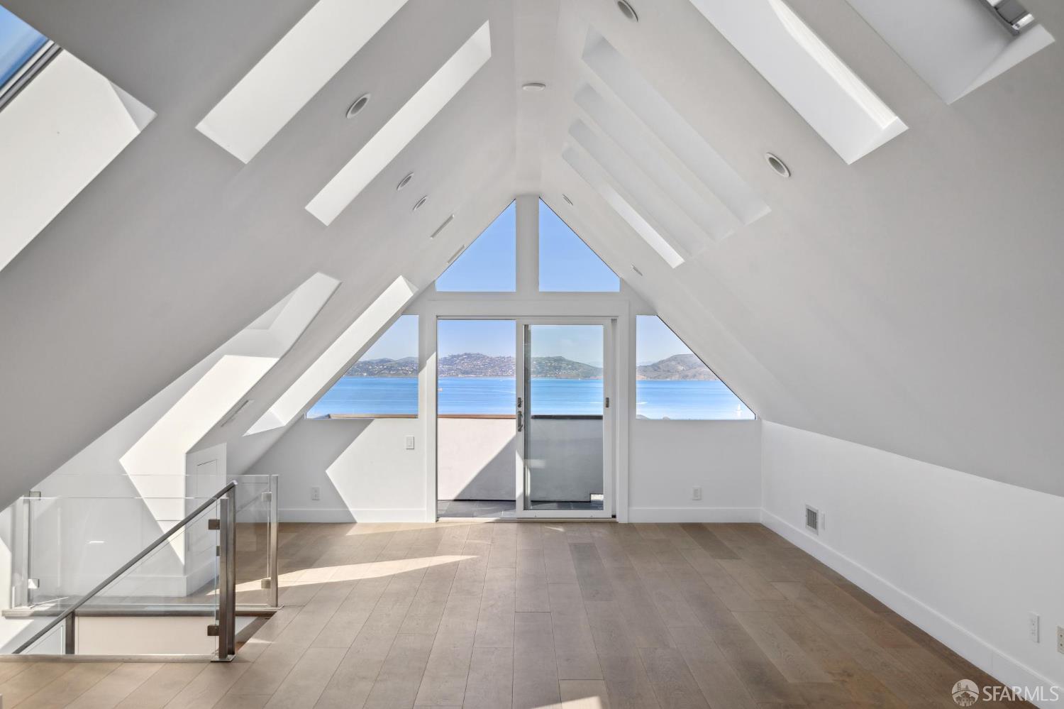 Detail Gallery Image 70 of 98 For 2336 Broadway St, San Francisco,  CA 94115 - 6 Beds | 6/1 Baths