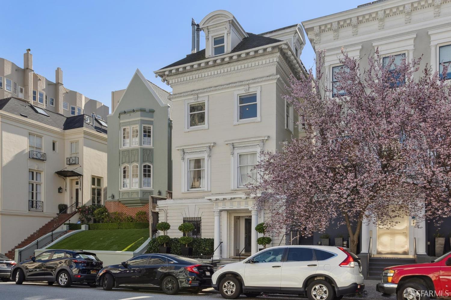 Detail Gallery Image 2 of 57 For 2217 Pacific Ave #4,  San Francisco,  CA 94115 - 2 Beds | 1 Baths