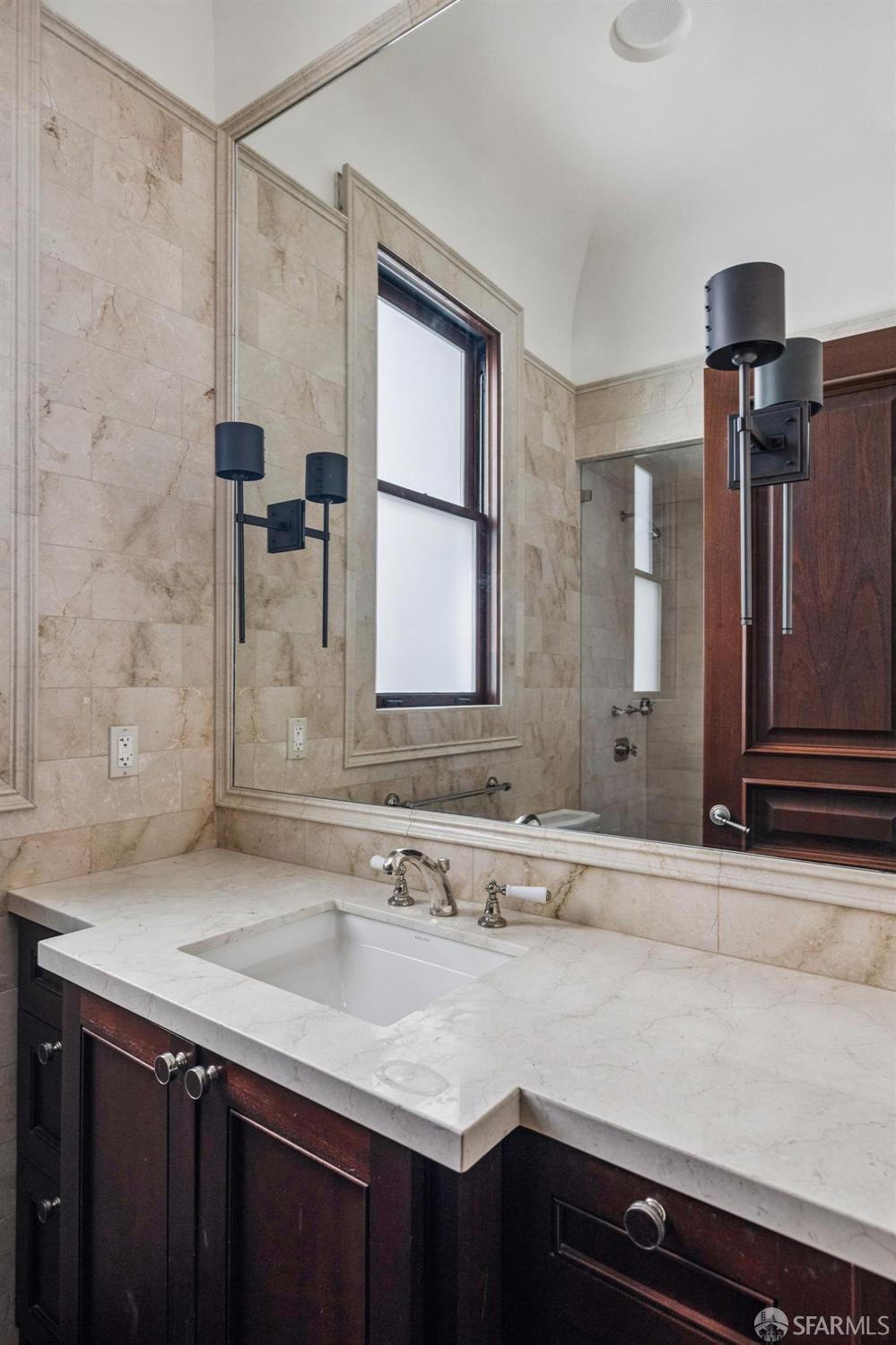 Detail Gallery Image 40 of 98 For 2336 Broadway St, San Francisco,  CA 94115 - 6 Beds | 6/1 Baths