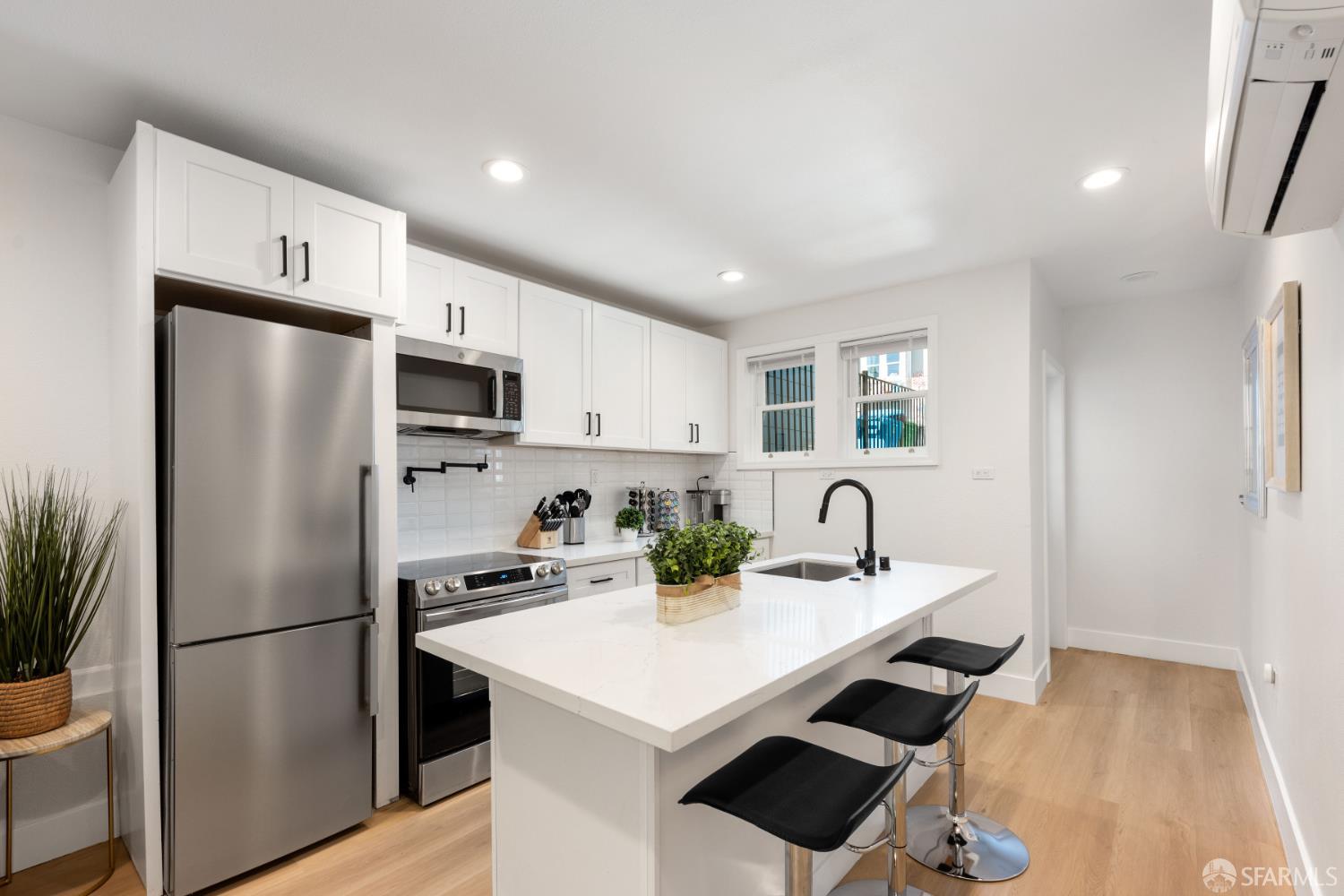 Detail Gallery Image 39 of 47 For 308 Crescent Ave, San Francisco,  CA 94110 - 5 Beds | 3 Baths