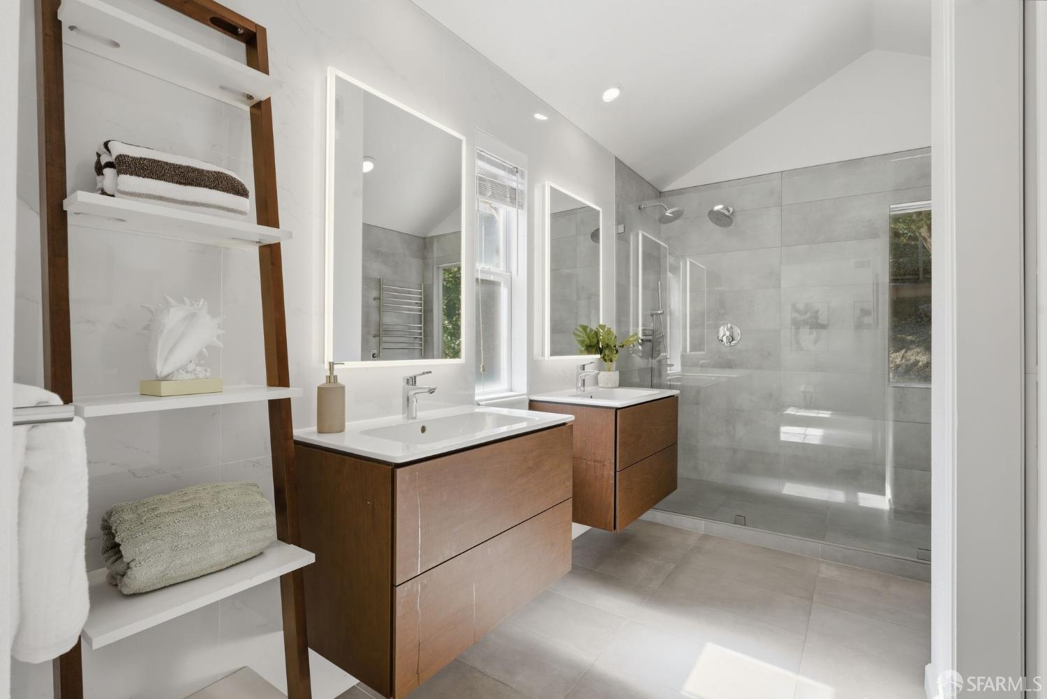 Detail Gallery Image 23 of 62 For 2624 Carlmont Dr, Belmont,  CA 94002 - 3 Beds | 2/1 Baths