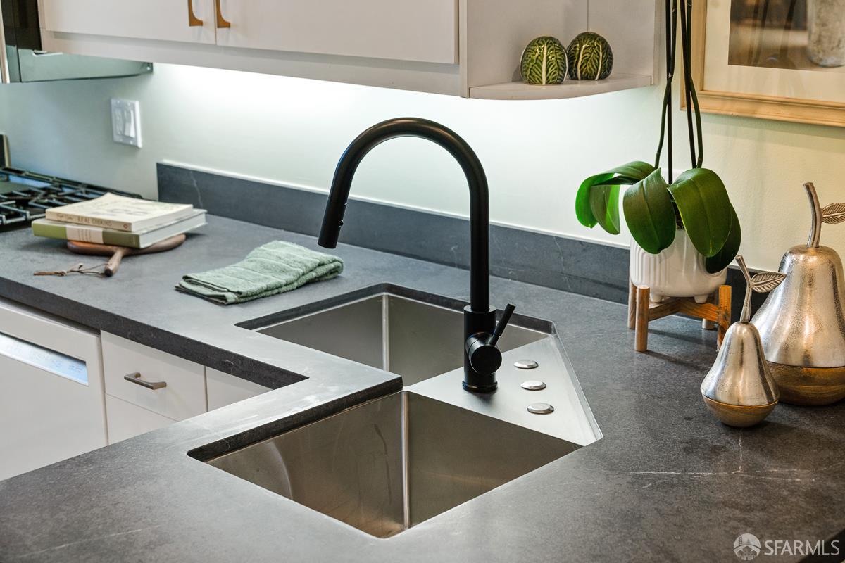 Detail Gallery Image 30 of 45 For 2299 Sacramento St #16,  San Francisco,  CA 94115 - 2 Beds | 1 Baths