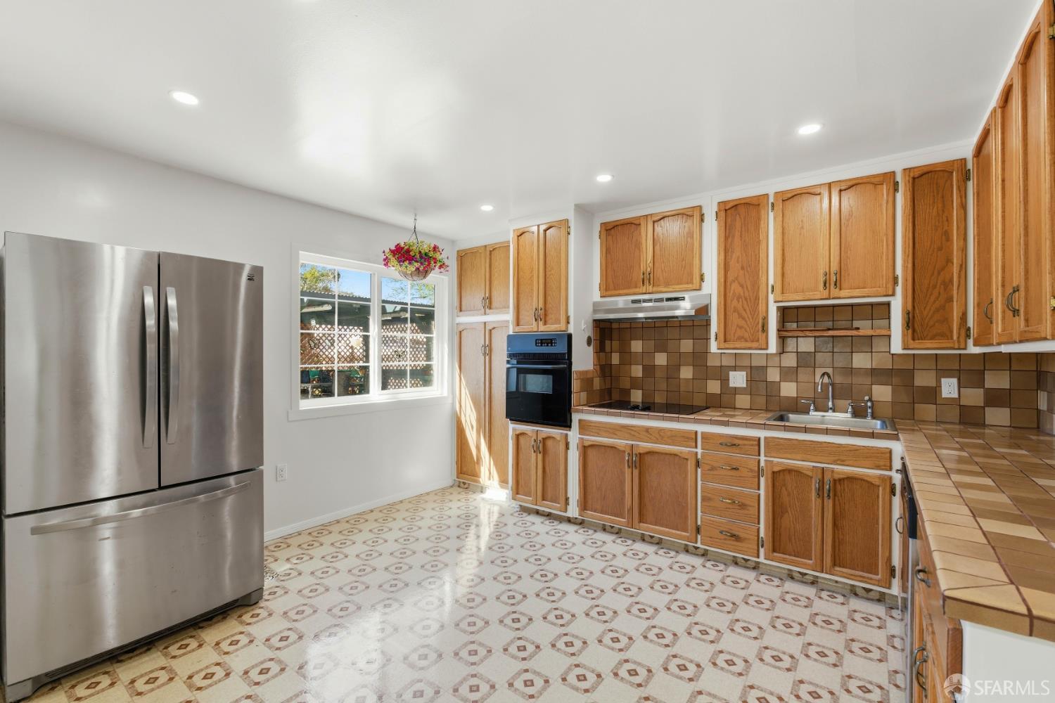 Detail Gallery Image 7 of 26 For 5880 Olinda Rd, El Sobrante,  CA 94803 - 4 Beds | 2 Baths